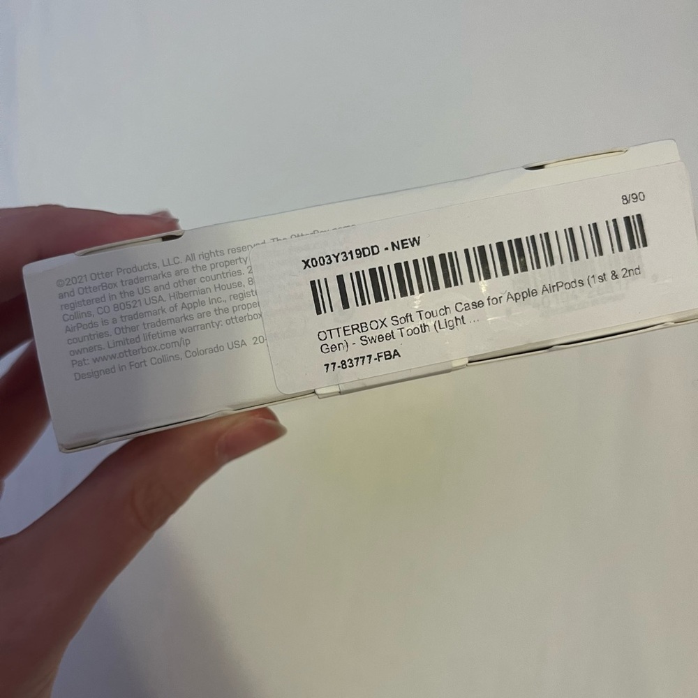 NIB Apple Air Pods Otter Box Case - Picture 3 of 3